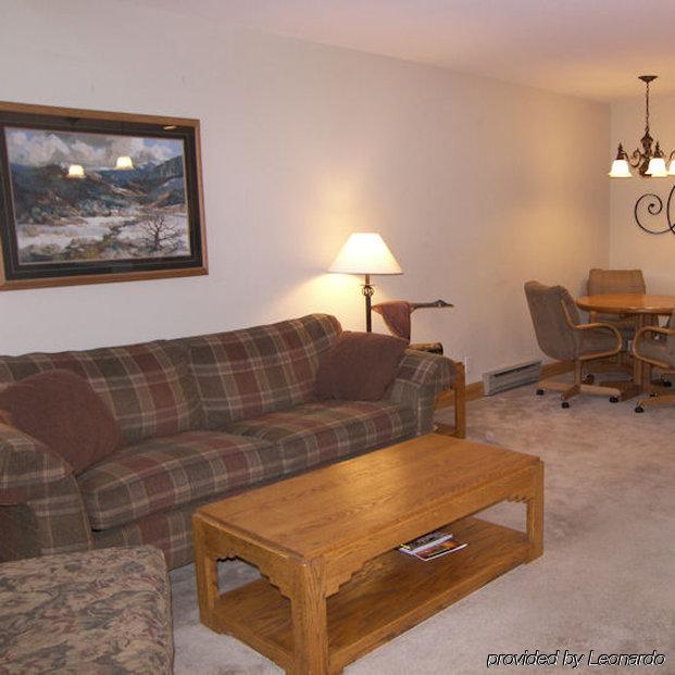 Cimarron Lodge Telluride Room photo